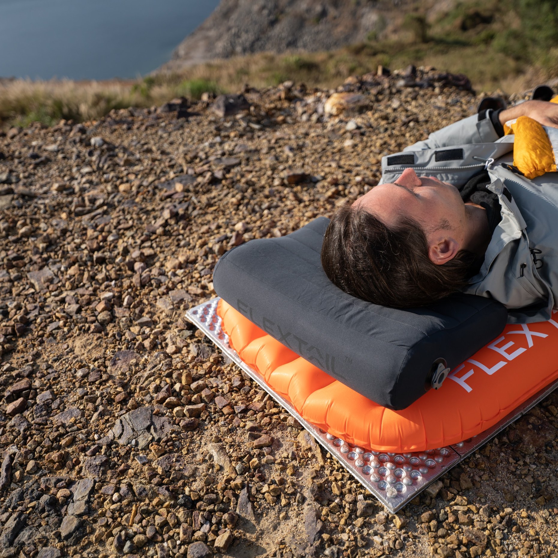 Poduszka Flextail Zero Pillow SE – sen pod gołym niebem