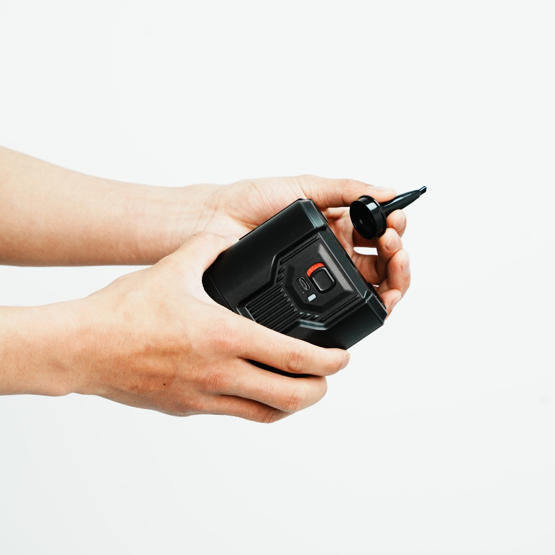 Pompka Flextail Evo Pump 3 – w dłoniach